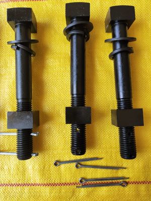 kaufen Ordnen Sie 6,8 Eisenbahn geschmiedeten quadratischen Hauptabstands-Bolzen online manufacture